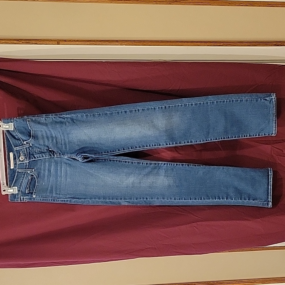 Levi's 314 Shaping Straight Jeans